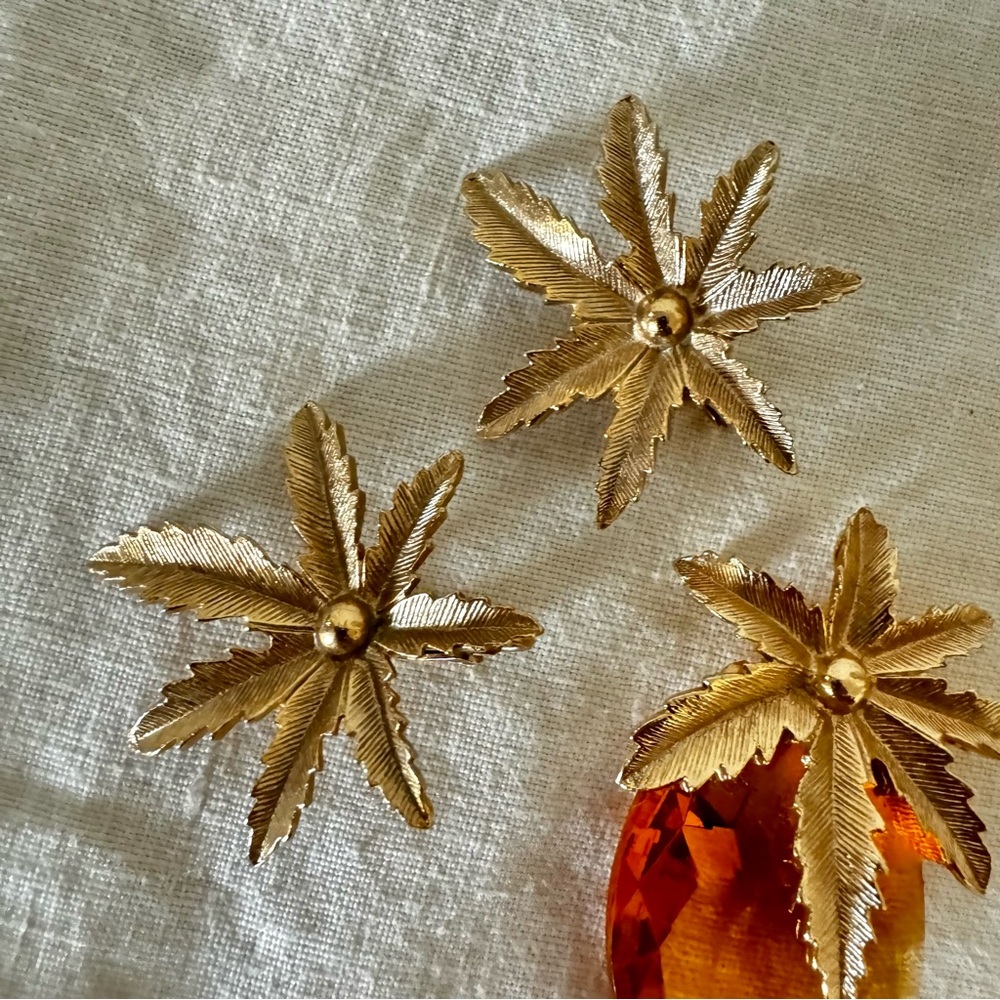 vintage 60s pineapple pendant brooch & earrings - Picture 3 of 8